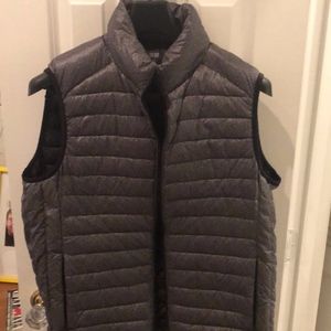 Uniqlo size Large men's vest.   Herringbone Black